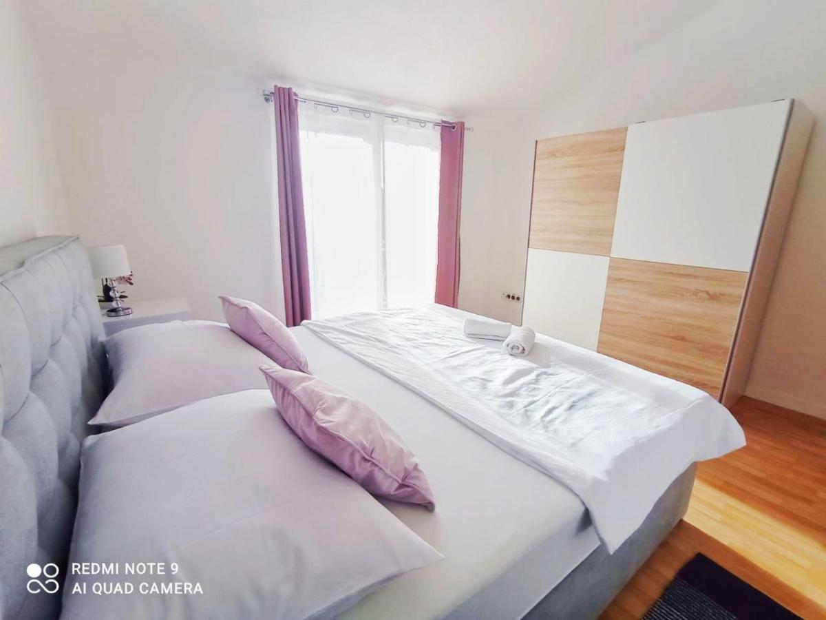 Apartman Mia With Pool1 Split Extérieur photo