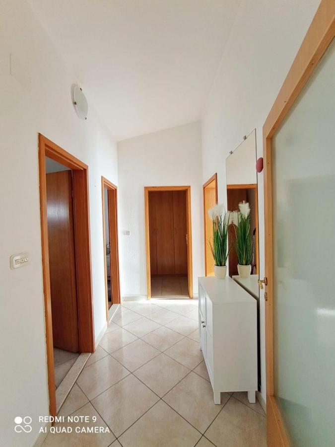 Apartman Mia With Pool1 Split Extérieur photo