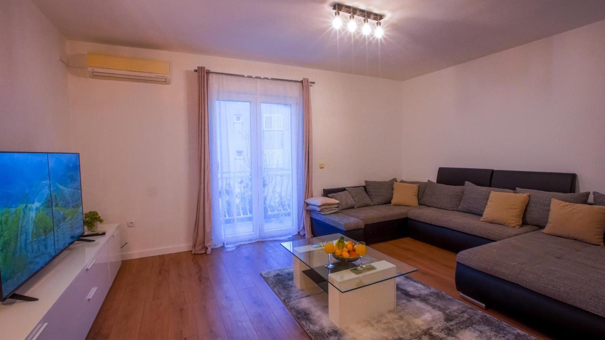 Apartman Mia With Pool1 Split Extérieur photo